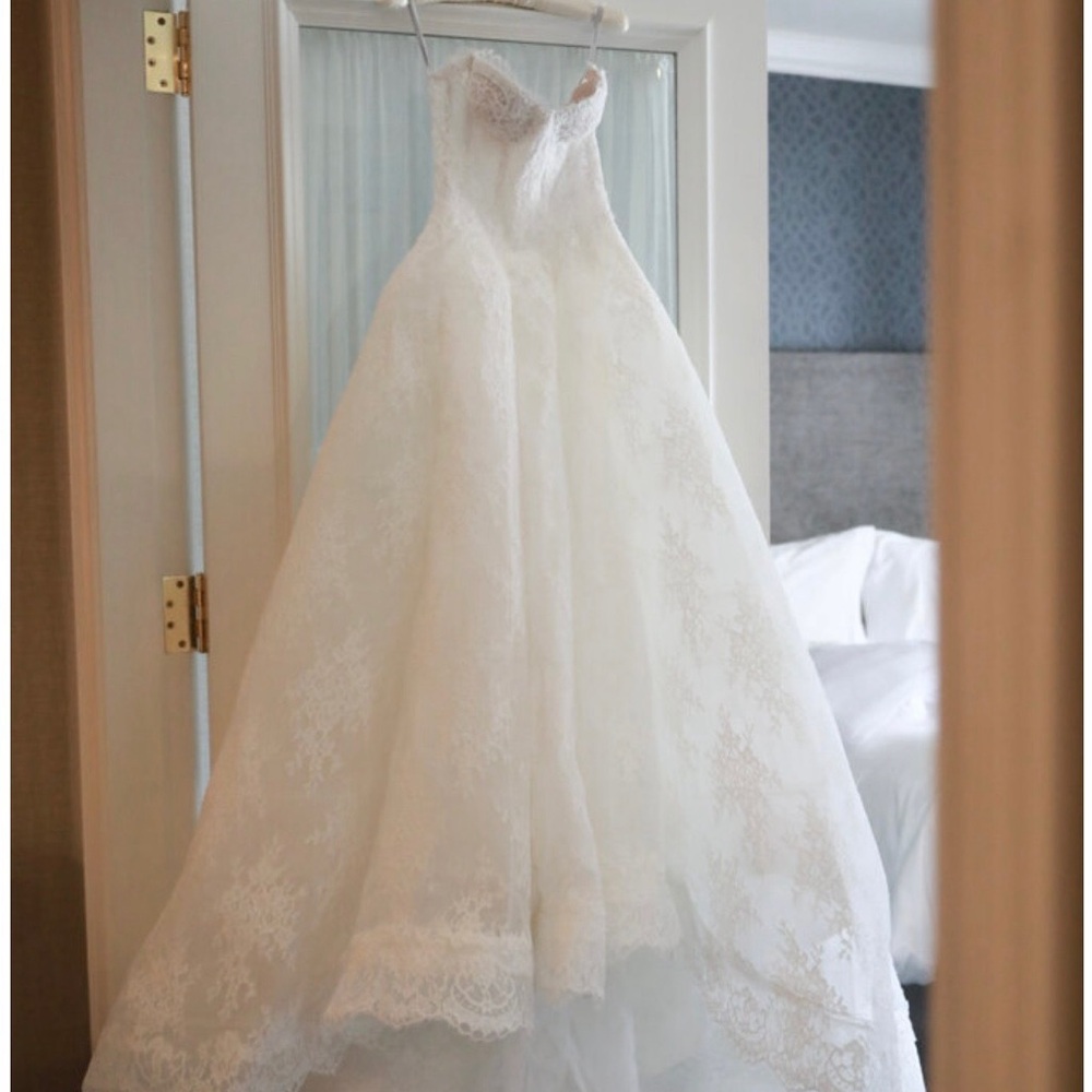 MONIQUE LHUILLLIER ALEXANDRA Silk White Bridal Gown Size 6 - Picture 5 of 6
